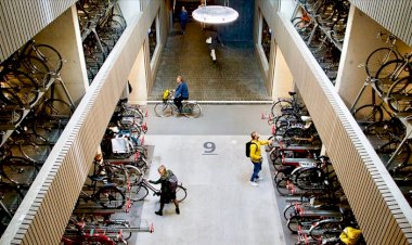 Hollanda'da dünyanın en büyük bisiklet parkı açıldı