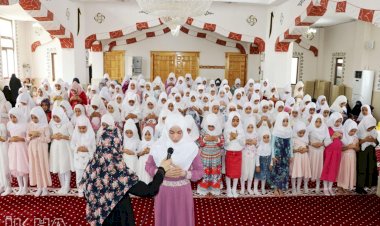 Ahlaki yozlaşmanın önüne ancak namaz ile geçilebilir