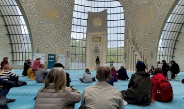 Almanya'da camiler kapılarını gayrimüslim komşularına açtı