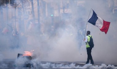 Fransa'da sarı yeleklilerin gösterileri 54. haftasında