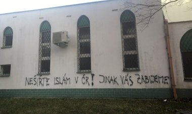 Çekya’da camiye ırkçı saldırı