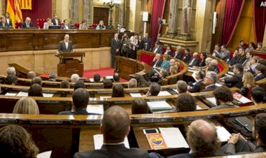 Katalonya parlamentosu, İspanya devletini darbe yapmakla suçladı