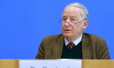 Almanya'da aşırı sağcı milletvekilinin dokunulmazlığı kaldırıldı