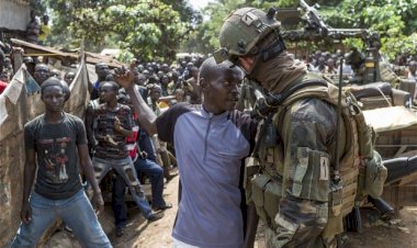 Sömürgeci Fransa'dan Afrika’ya 600 ek asker