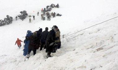 Van'da çığ faciası: 26 kişi hayatını kaybetti