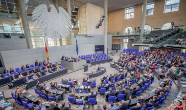 Alman meclisinde İslam tartışması