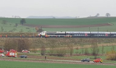 Fransa'da hızlı tren raydan çıktı: 21 yaralı