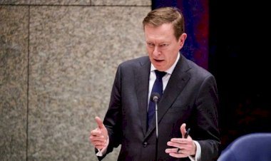 Hollanda Sağlık Bakanı istifa etti